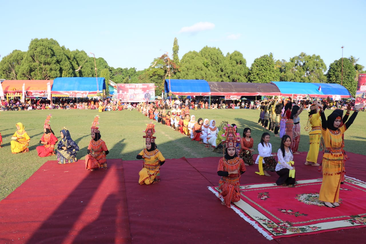 Road Show Budaya Di Kecamatan Wotu, Budiman Dianugerahi Gelar Pua To ...