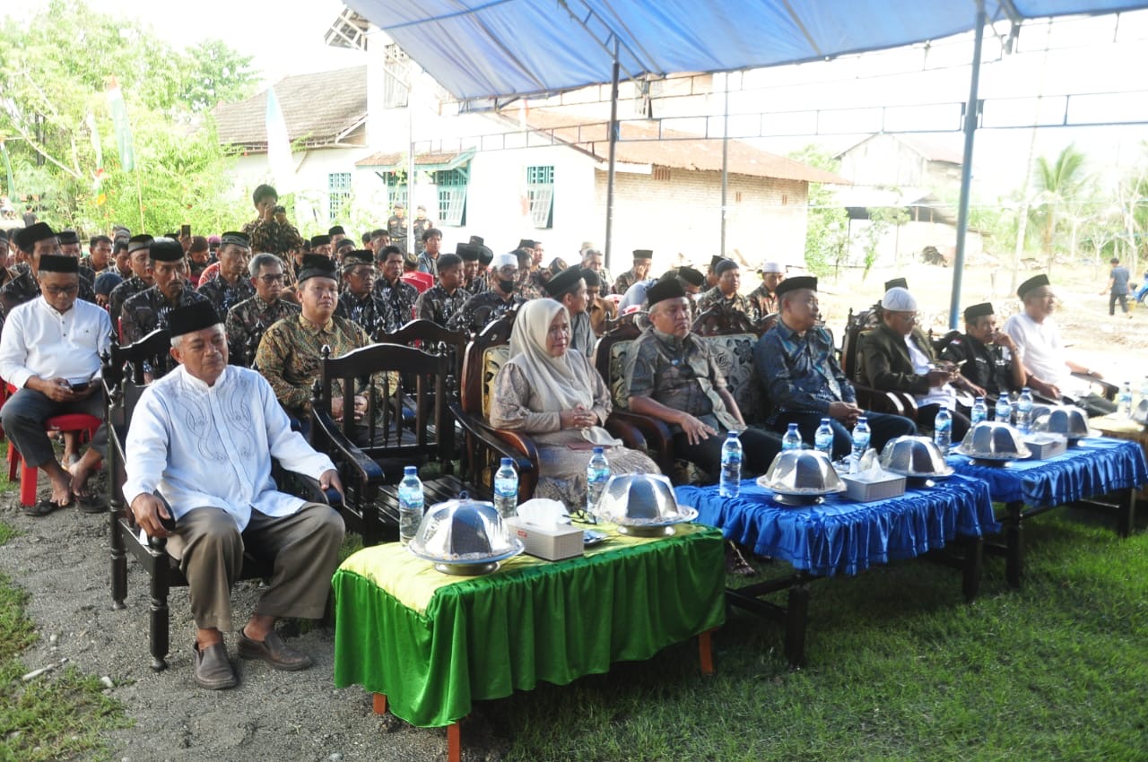 Bupati Budiman Letakkan Batu Pertama Renovasi Masjid “Baitul A’la ...