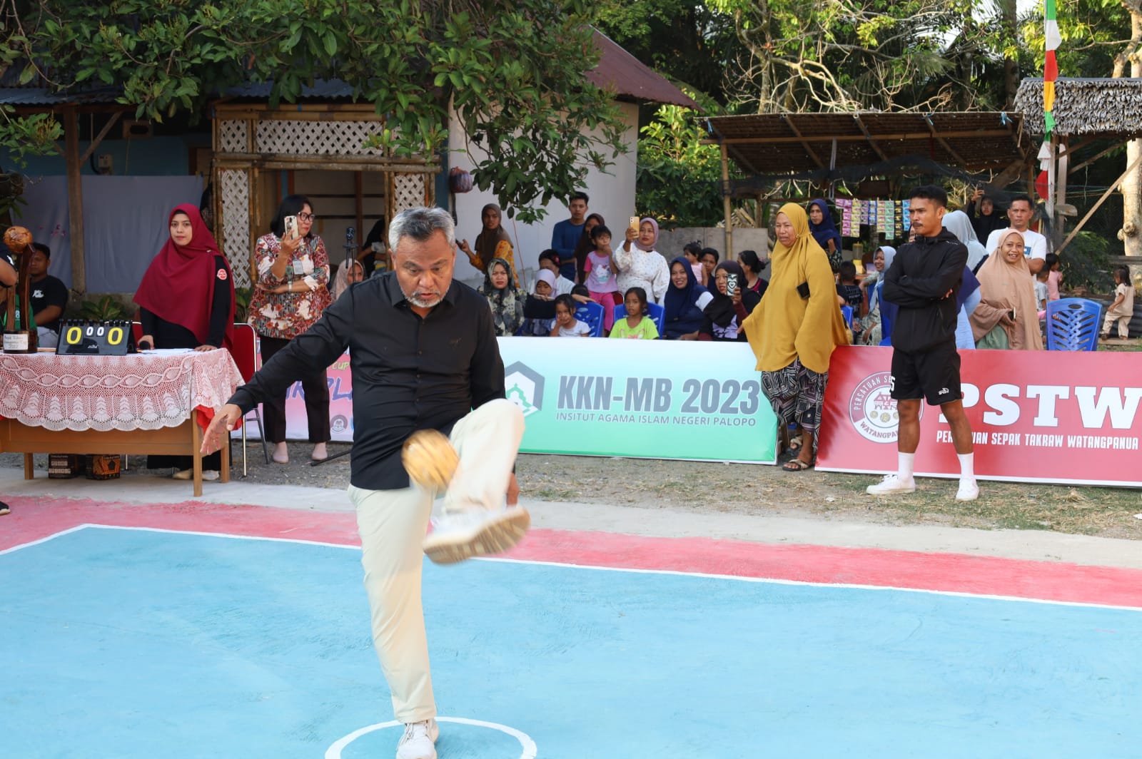 Bupati Budiman Buka Turnamen Takraw Watangpanua Cup II 2023 – Warta Lutim